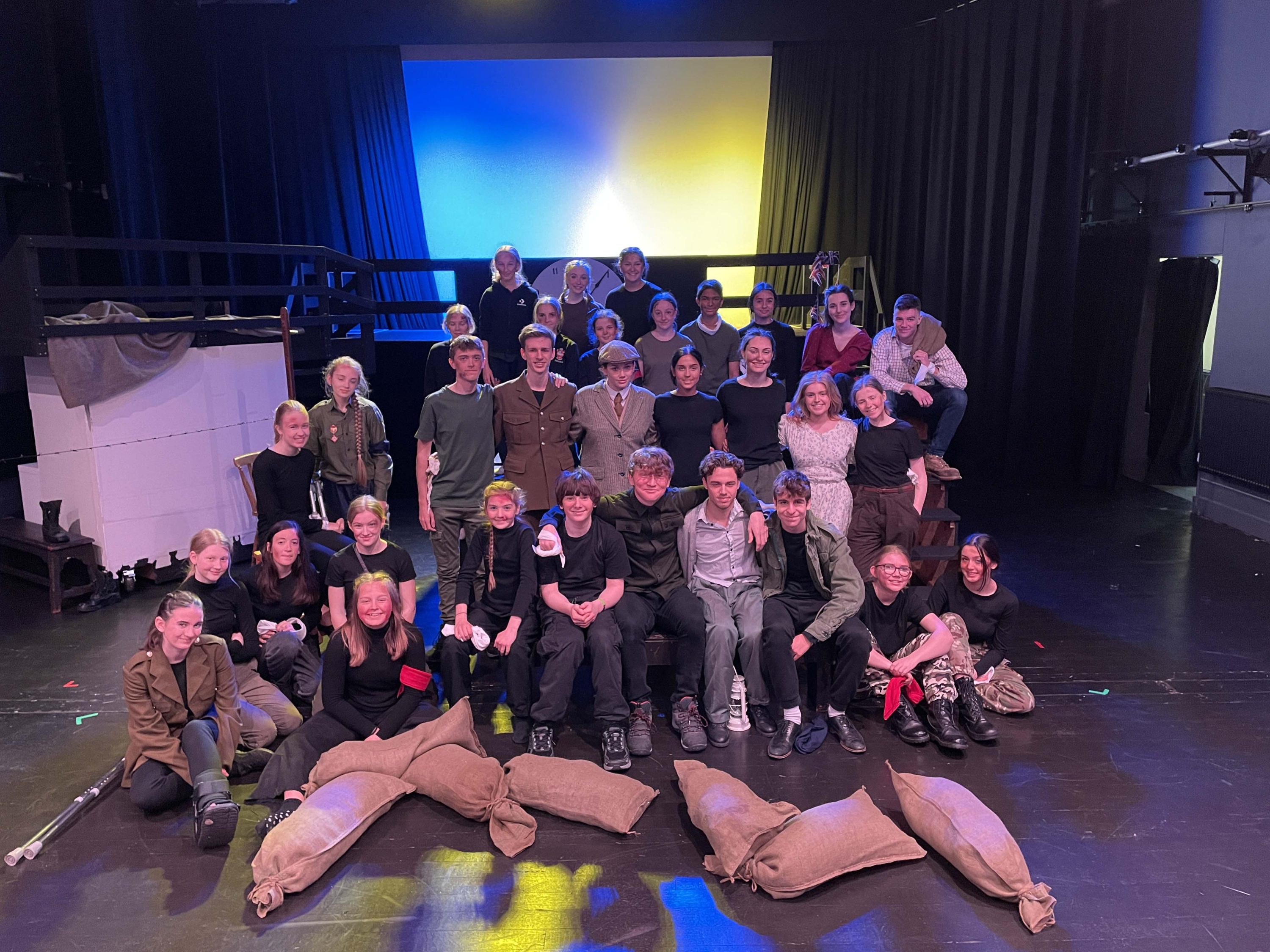 Private Peaceful DIY Theatre cast and crew
