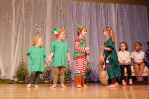 Nativity 'Good Little Christmas Tree'13