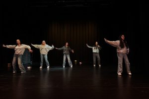 Senior House Dance Brings ’90s Nostalgia to the PAC