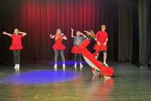 Senior House Dance Brings ’90s Nostalgia to the PAC
