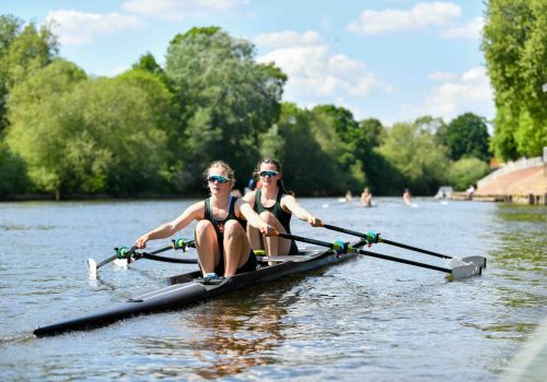 Rowers Showcase Determination at National and Metropolitan Regattas