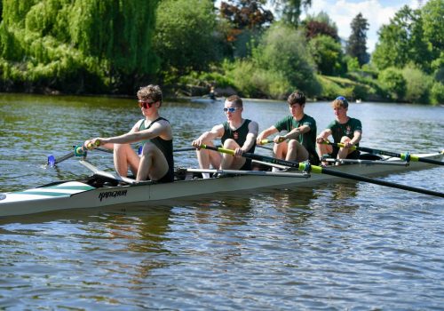 Rowers Showcase Determination at National and Metropolitan Regattas