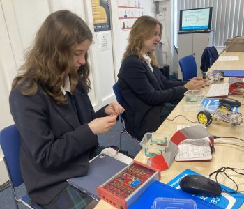 Year Nine Explore the Past, Present and Future of Computing